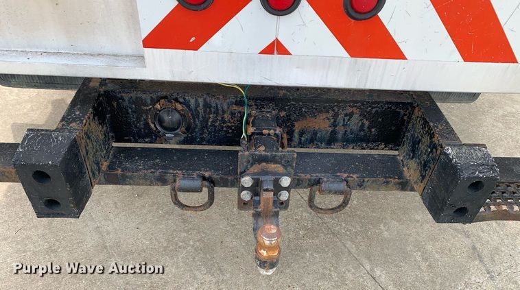 image for item DM7768 2002 Chevrolet Silverado 3500HD bucket truck