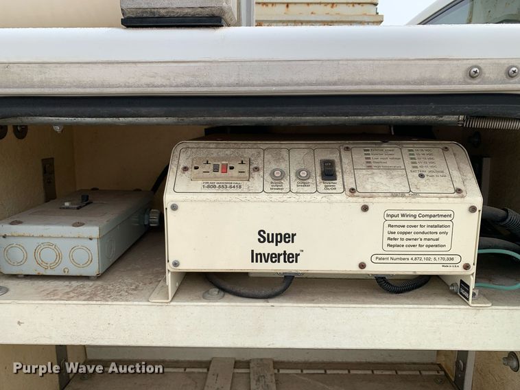 image for item DM7768 2002 Chevrolet Silverado 3500HD bucket truck