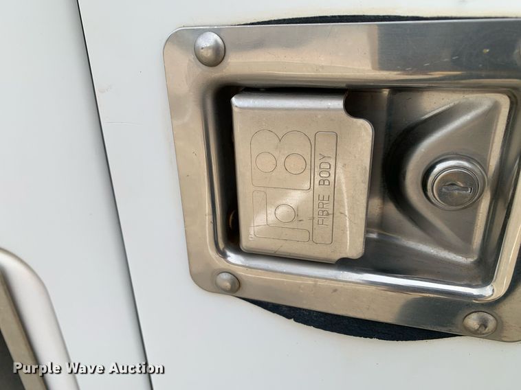 image for item DM7768 2002 Chevrolet Silverado 3500HD bucket truck