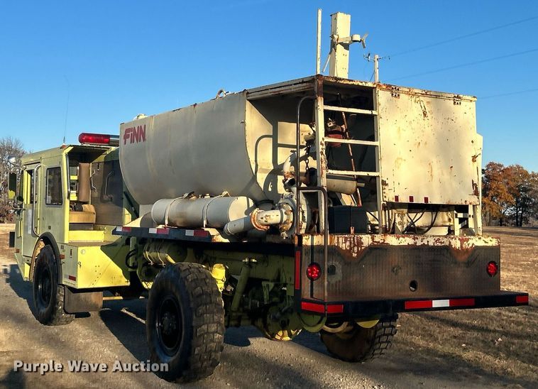 image for item DN0518 1989 Amertek Inc. 2500L hydroseeder truck