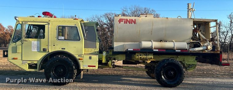 image for item DN0518 1989 Amertek Inc. 2500L hydroseeder truck