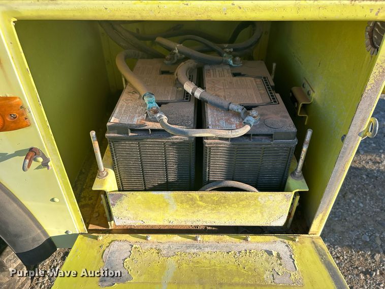 image for item DN0518 1989 Amertek Inc. 2500L hydroseeder truck