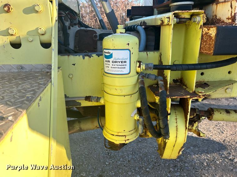 image for item DN0518 1989 Amertek Inc. 2500L hydroseeder truck