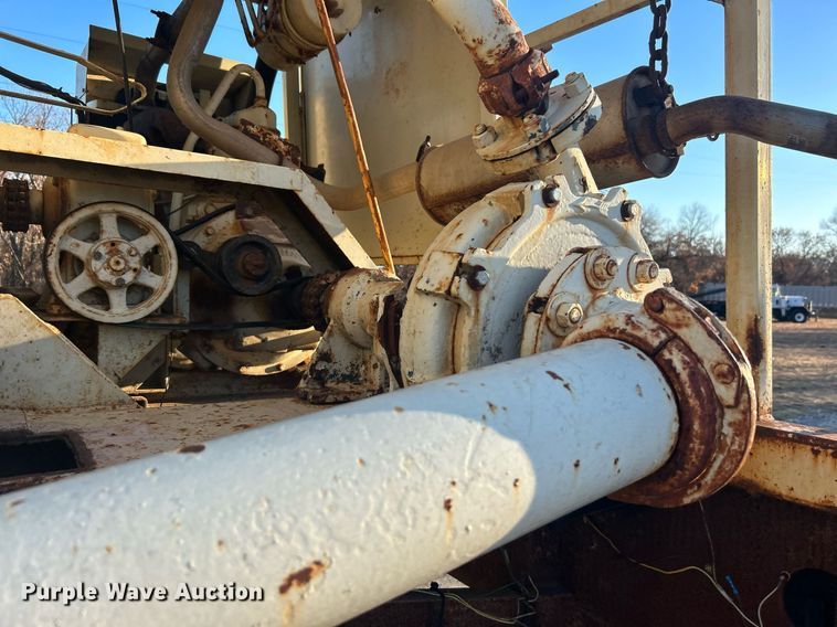 image for item DN0518 1989 Amertek Inc. 2500L hydroseeder truck