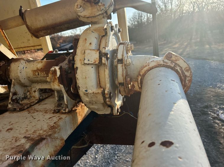 image for item DN0518 1989 Amertek Inc. 2500L hydroseeder truck