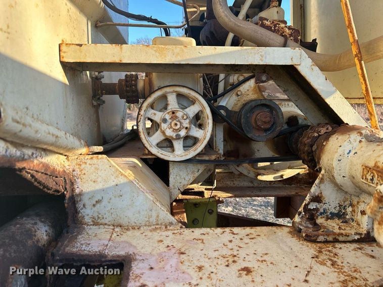 image for item DN0518 1989 Amertek Inc. 2500L hydroseeder truck