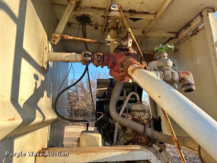 image for item DN0518 1989 Amertek Inc. 2500L hydroseeder truck