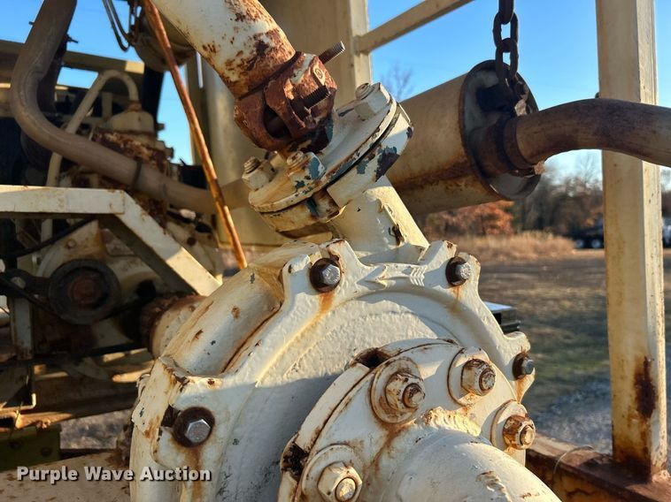 image for item DN0518 1989 Amertek Inc. 2500L hydroseeder truck