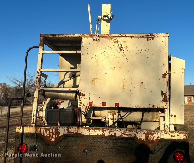 image for item DN0518 1989 Amertek Inc. 2500L hydroseeder truck