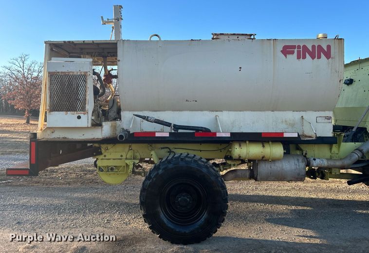 image for item DN0518 1989 Amertek Inc. 2500L hydroseeder truck