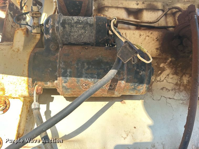 image for item DN0518 1989 Amertek Inc. 2500L hydroseeder truck