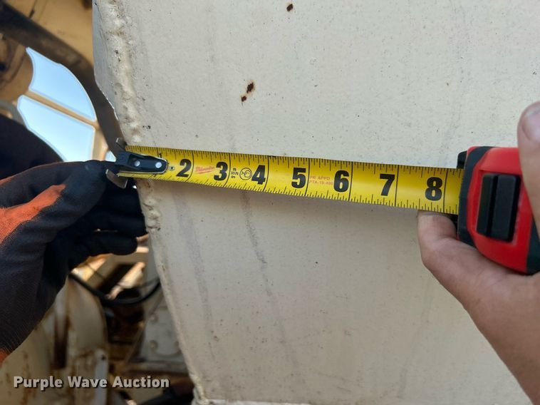 image for item DN0518 1989 Amertek Inc. 2500L hydroseeder truck