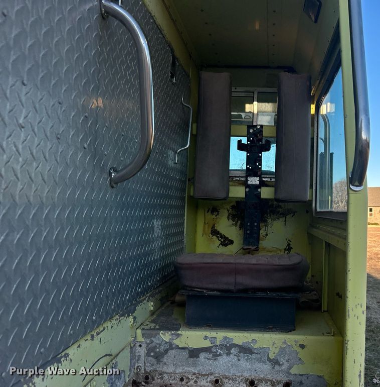 image for item DN0518 1989 Amertek Inc. 2500L hydroseeder truck