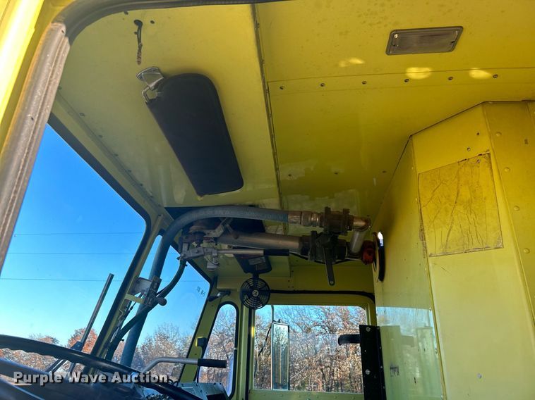 image for item DN0518 1989 Amertek Inc. 2500L hydroseeder truck