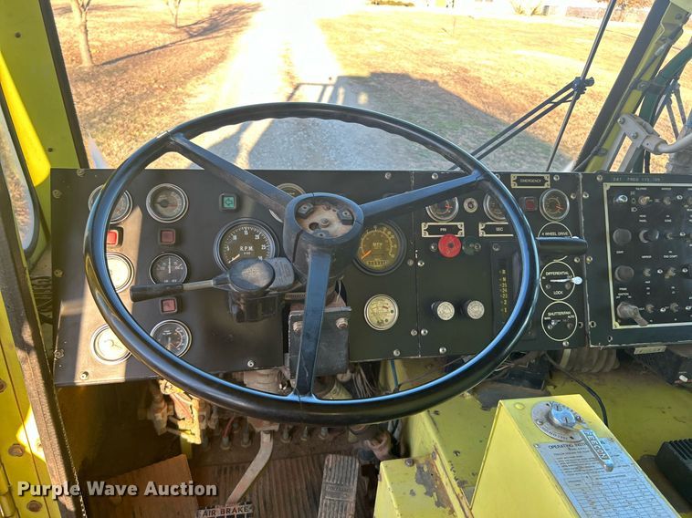 image for item DN0518 1989 Amertek Inc. 2500L hydroseeder truck