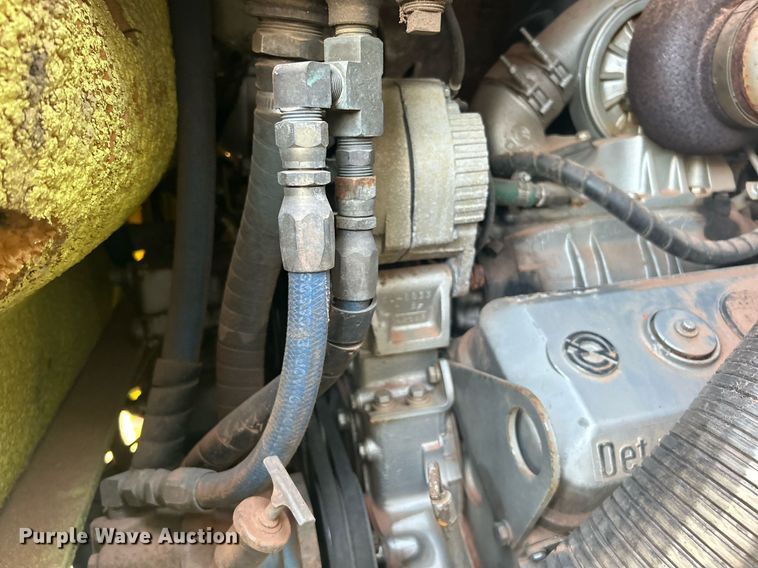 image for item DN0518 1989 Amertek Inc. 2500L hydroseeder truck