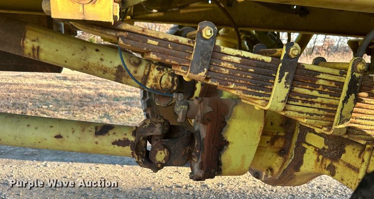 image for item DN0518 1989 Amertek Inc. 2500L hydroseeder truck