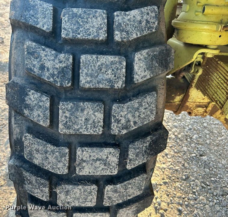 image for item DN0518 1989 Amertek Inc. 2500L hydroseeder truck