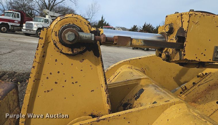 image for item DN7212 1994 Caterpillar  953B track loader