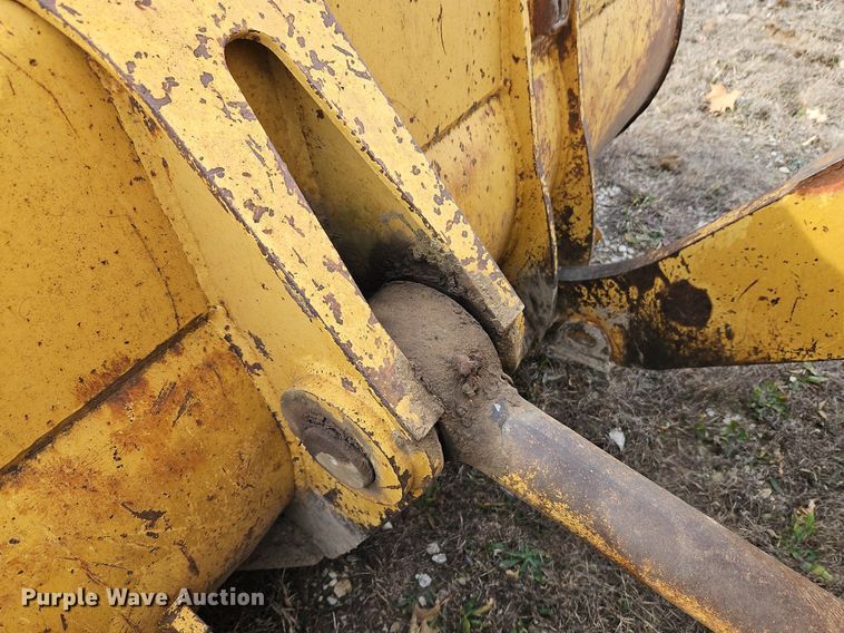 image for item DN7212 1994 Caterpillar  953B track loader