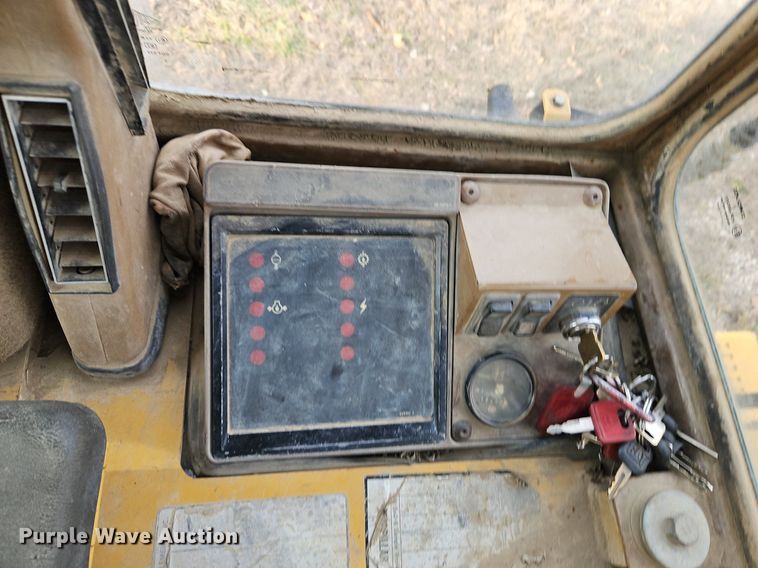 image for item DN7212 1994 Caterpillar  953B track loader