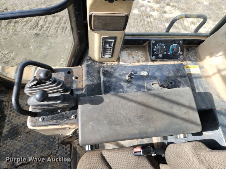 image for item DN7213 2001 Caterpillar  973C track loader