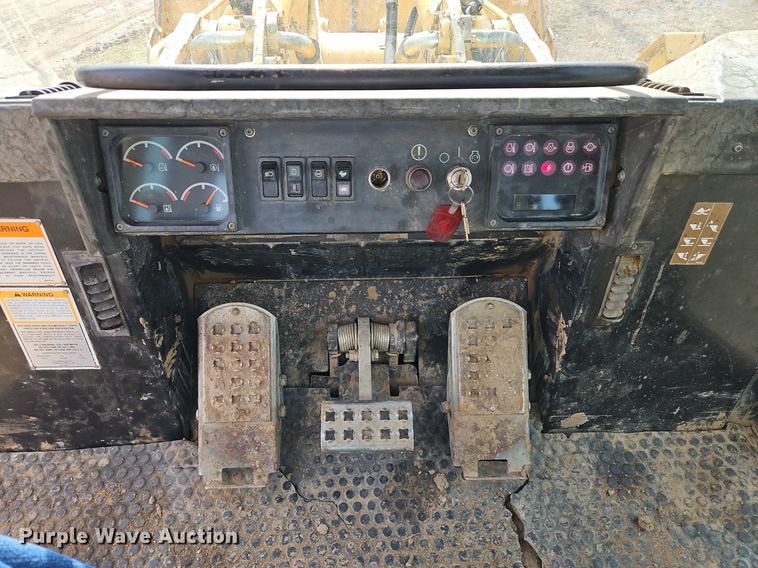 image for item DN7213 2001 Caterpillar  973C track loader