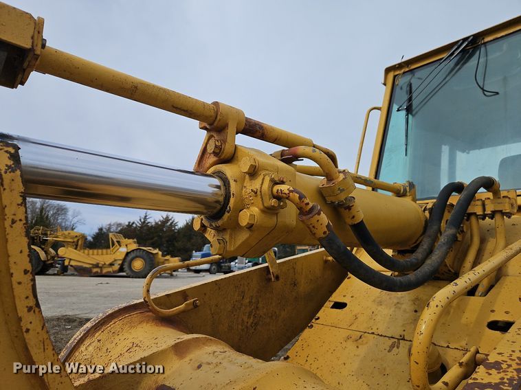 image for item DN7214 1996 Caterpillar  963B track loader