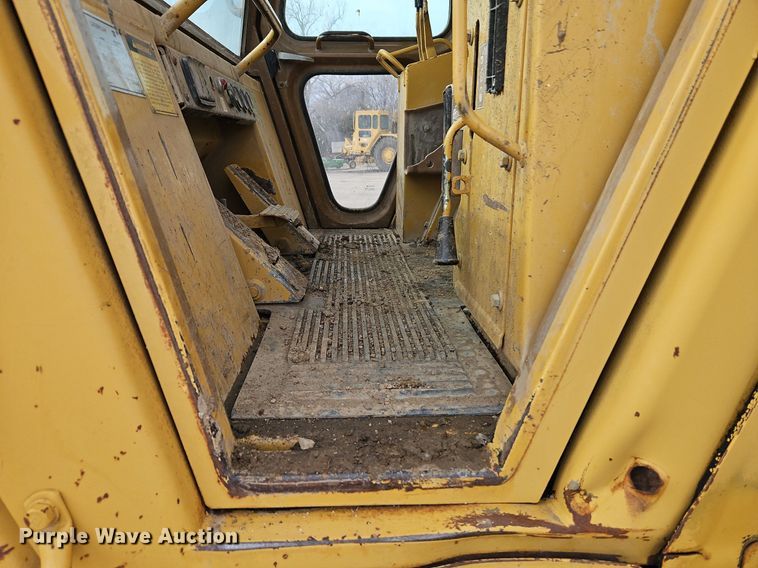 image for item DN7214 1996 Caterpillar  963B track loader