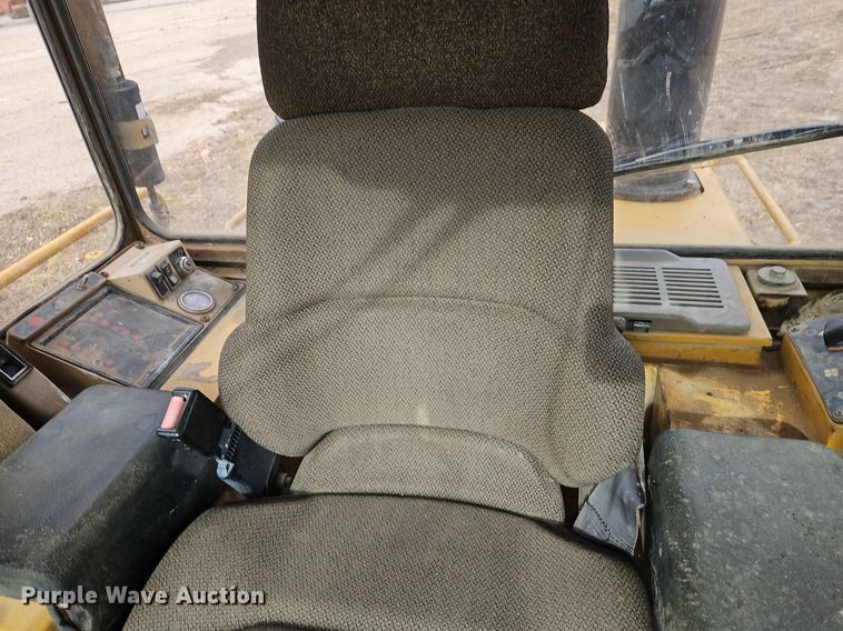 image for item DN7214 1996 Caterpillar  963B track loader