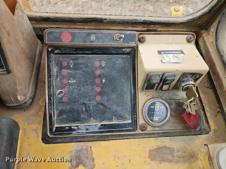 image for item DN7214 1996 Caterpillar  963B track loader