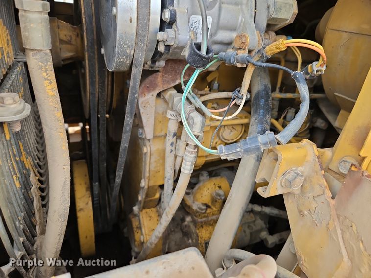 image for item DN7214 1996 Caterpillar  963B track loader