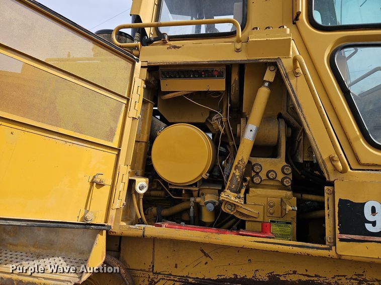 image for item DN7214 1996 Caterpillar  963B track loader