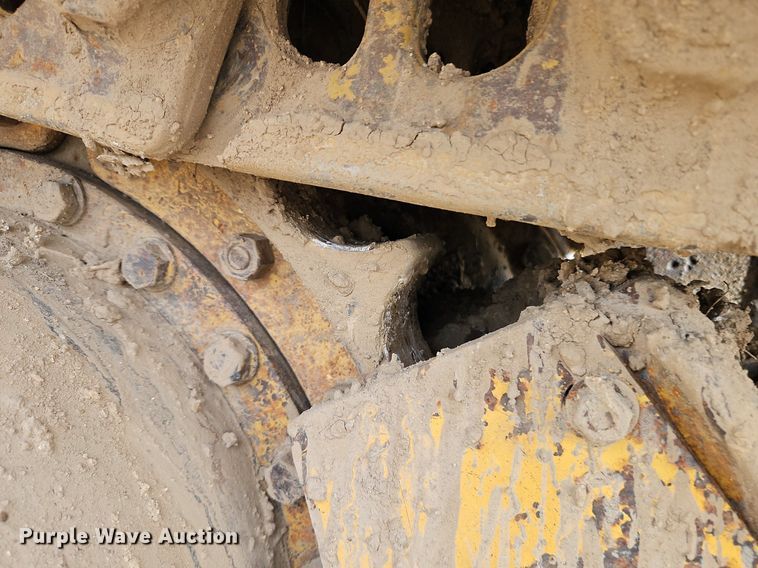 image for item DN7214 1996 Caterpillar  963B track loader