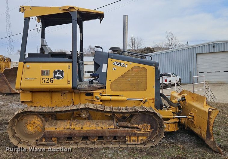 image for item DN7215 2005 John Deere 450J LT dozer
