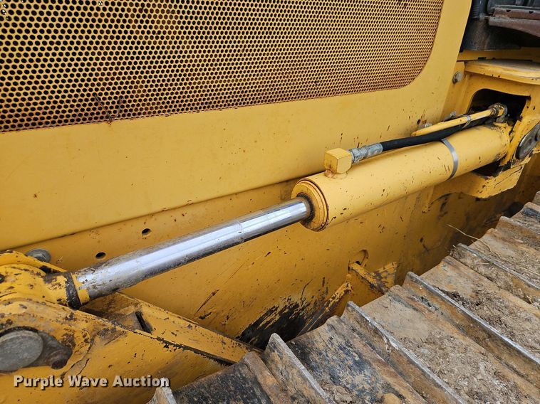 image for item DN7215 2005 John Deere 450J LT dozer