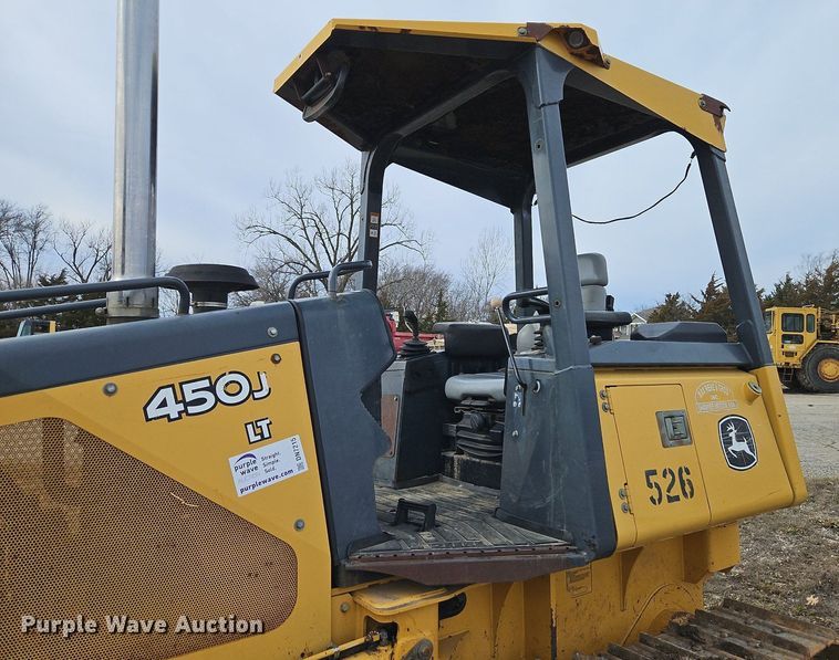 image for item DN7215 2005 John Deere 450J LT dozer