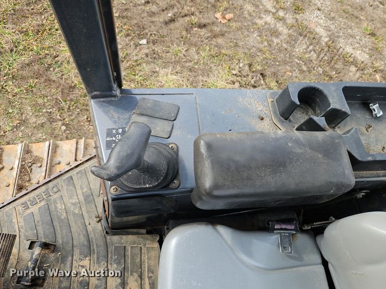 image for item DN7215 2005 John Deere 450J LT dozer