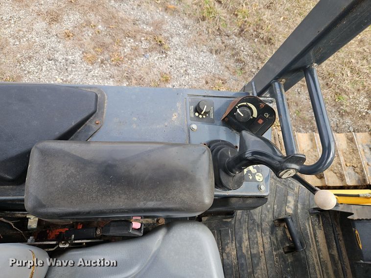 image for item DN7215 2005 John Deere 450J LT dozer