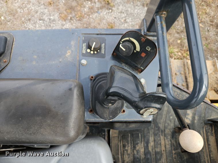 image for item DN7215 2005 John Deere 450J LT dozer