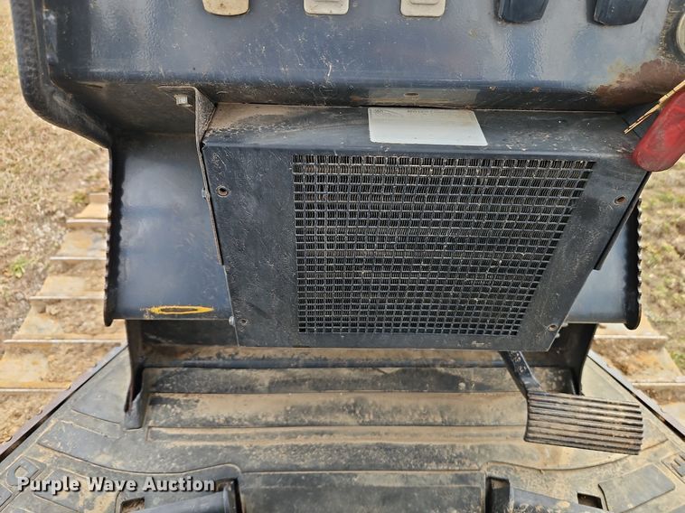 image for item DN7215 2005 John Deere 450J LT dozer