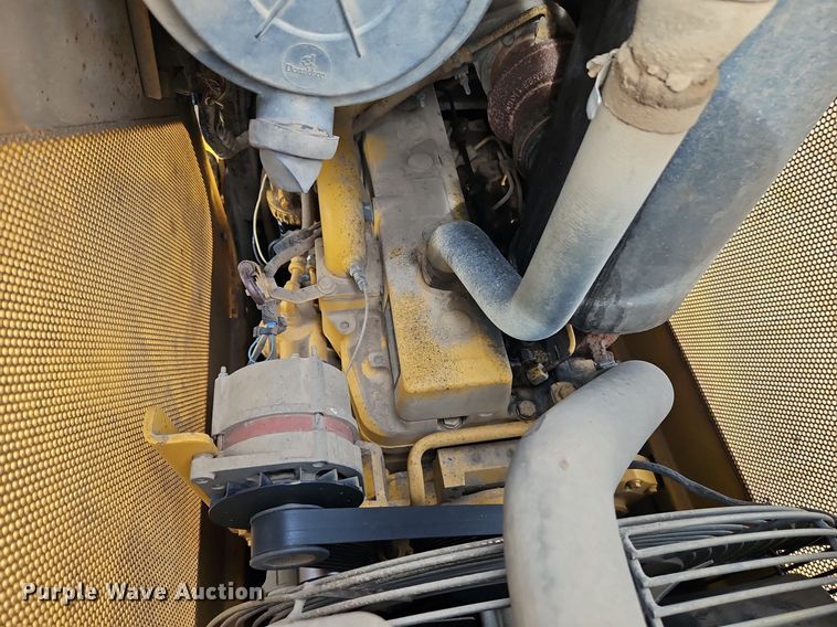 image for item DN7215 2005 John Deere 450J LT dozer