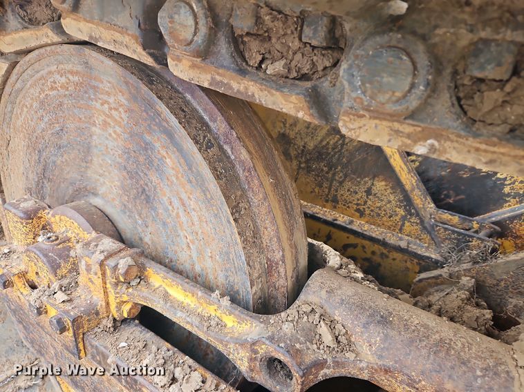 image for item DN7215 2005 John Deere 450J LT dozer