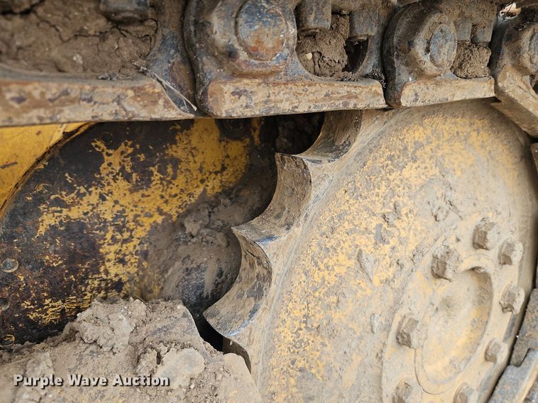 image for item DN7215 2005 John Deere 450J LT dozer