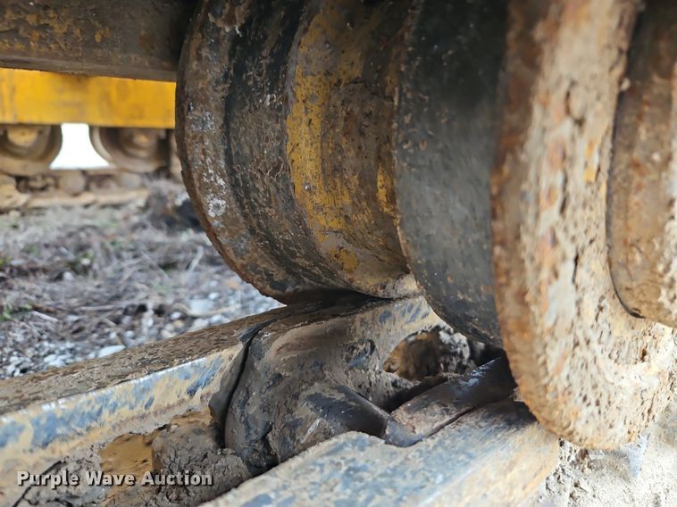 image for item DN7215 2005 John Deere 450J LT dozer