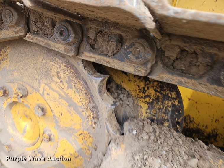 image for item DN7215 2005 John Deere 450J LT dozer