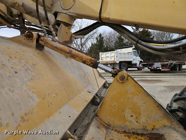 image for item DN7216 1995 Caterpillar  SM 350 soil stabilizer / reclaimer