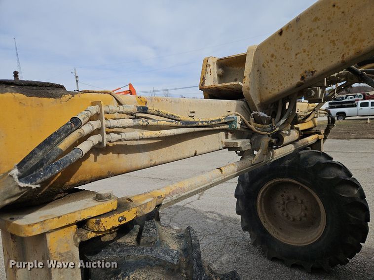 image for item DN7216 1995 Caterpillar  SM 350 soil stabilizer / reclaimer