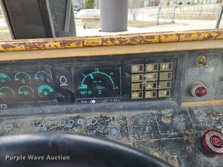 image for item DN7216 1995 Caterpillar  SM 350 soil stabilizer / reclaimer