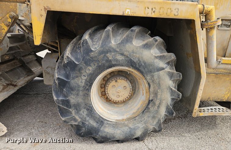 image for item DN7216 1995 Caterpillar  SM 350 soil stabilizer / reclaimer